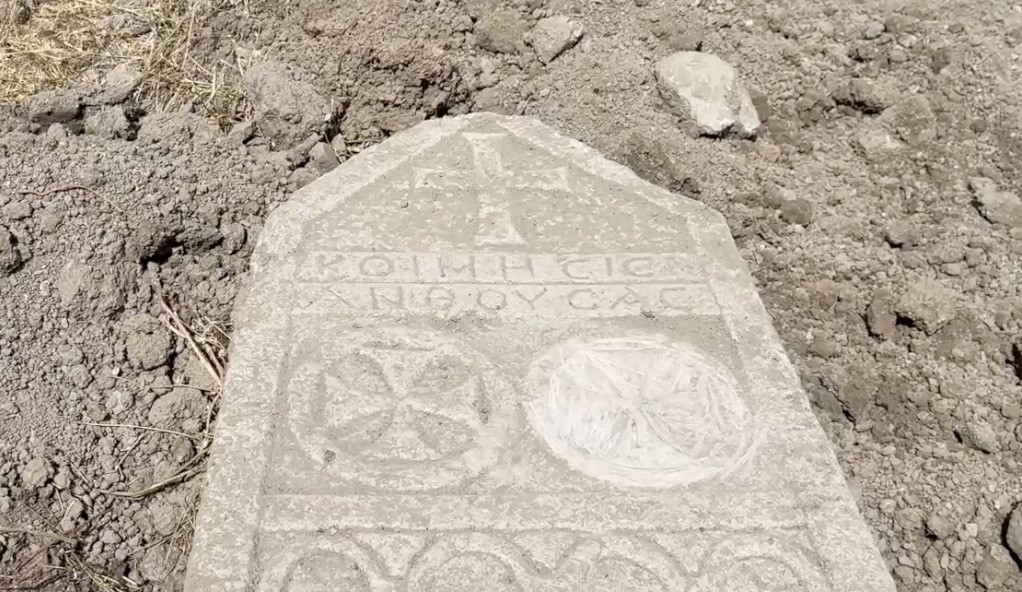 Çorum’da altyapı çalışması sırasında tarihi mezar taşı bulundu
