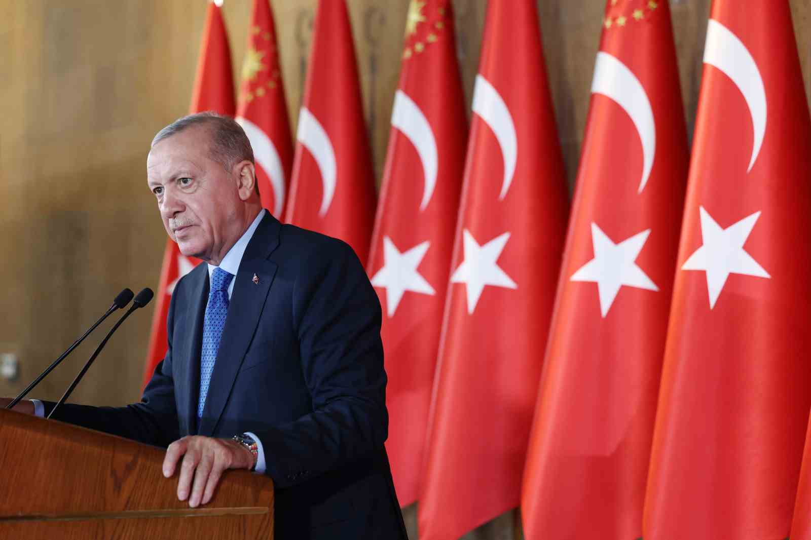Cumhurbaşkanı Erdoğan: "T&uuml;rkiye yangınlarla m&uuml;cadelede d&uuml;nyada parmakla g&ouml;sterilen bir &uuml;lke konumunda"
