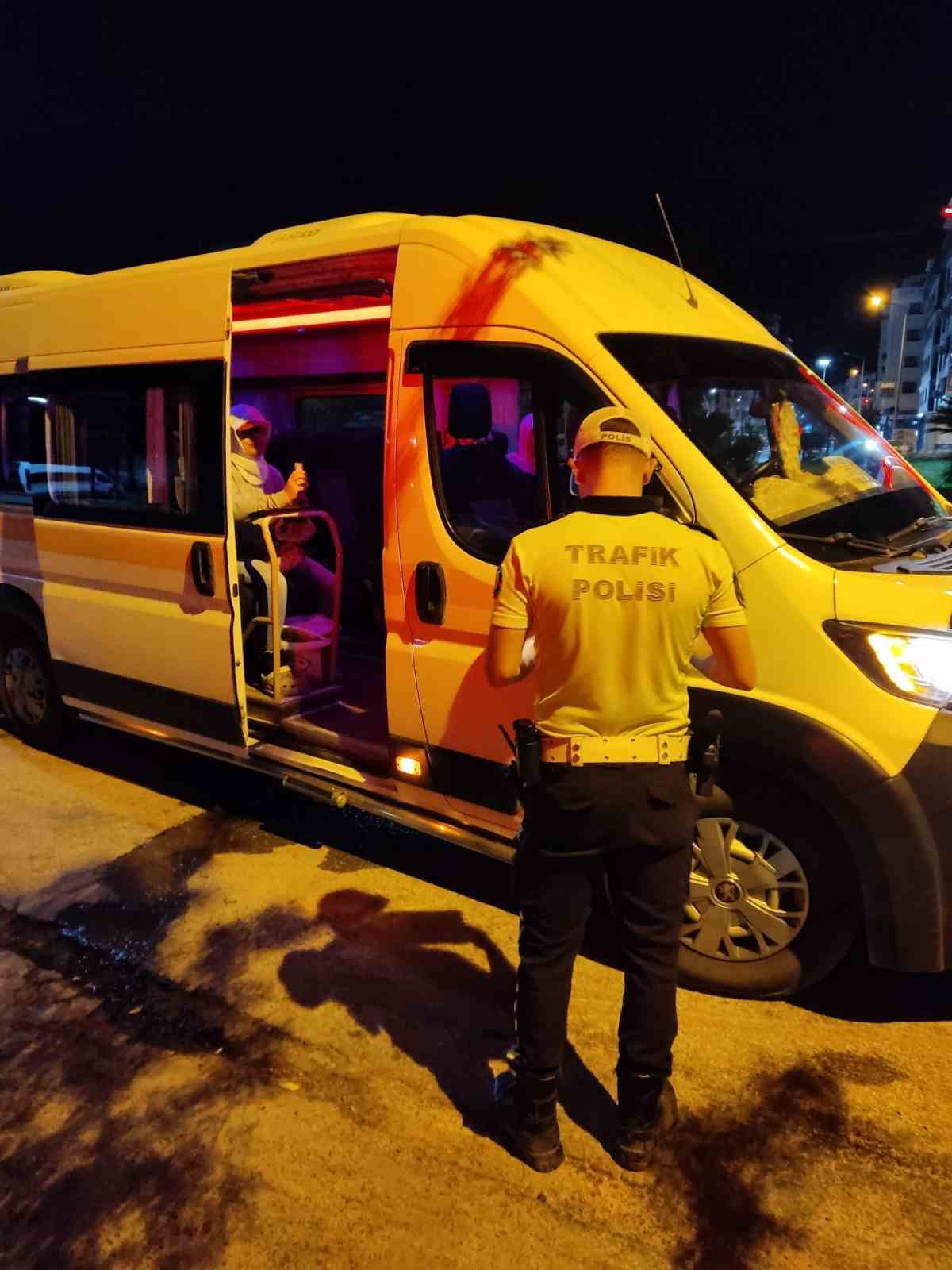 Manisa&rsquo;da korsan taşımacılığa denetim
