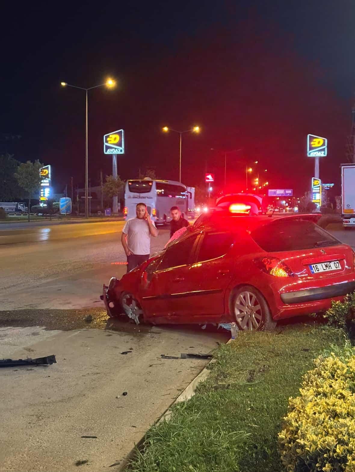 Bursa&rsquo;da kontrolden &ccedil;ıkan otomobil takla attı: 1 yaralı

