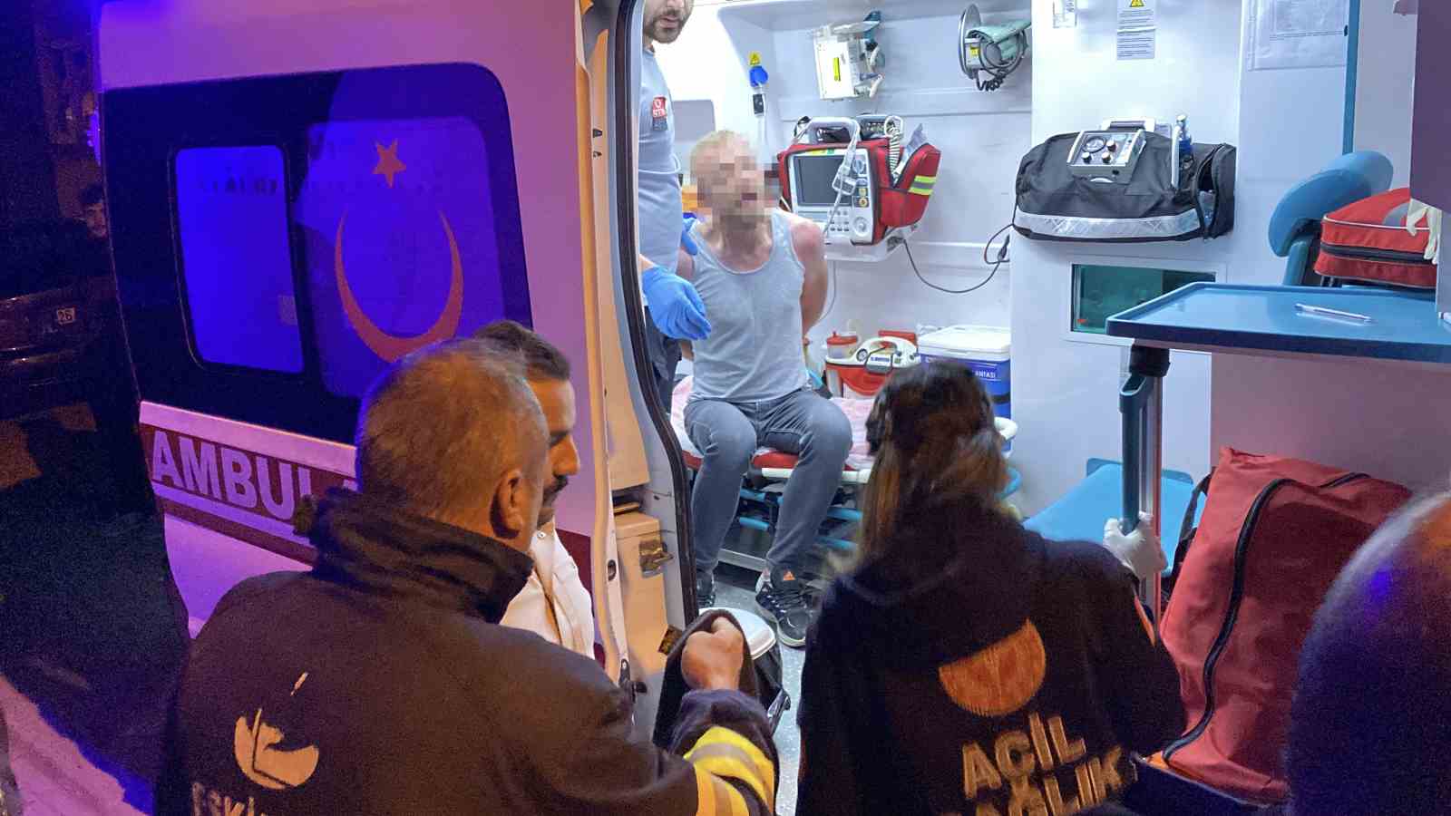 Aile içi kavga sonrası kendisini odaya kapatan adam için Özel Harekat Timi devreye girdi