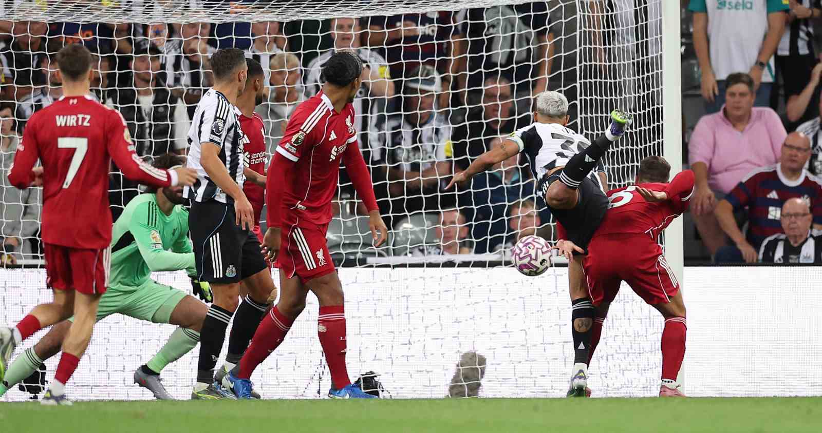 Liverpool, 16 yaşındaki Ngumoha ile kazandı
