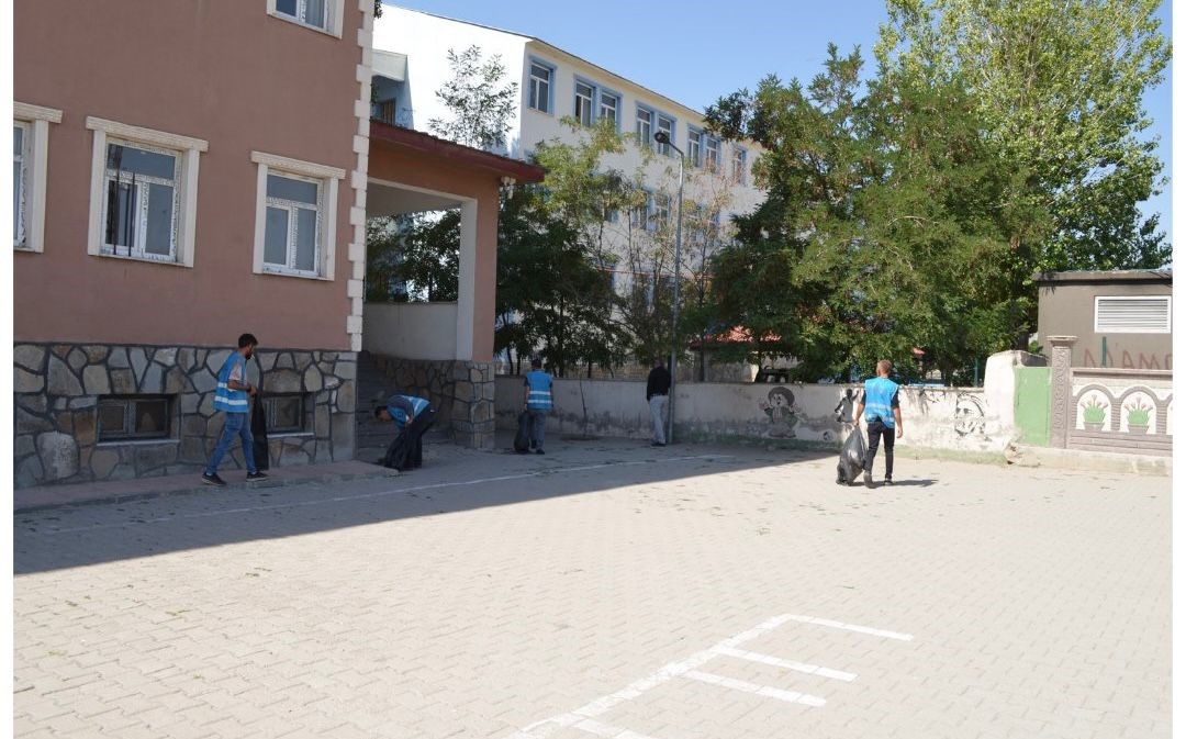 Patnos&rsquo;ta okul d&uuml;zenleme seferberliği
