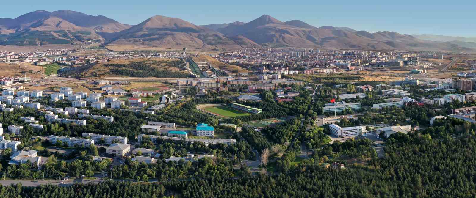 Atat&uuml;rk &Uuml;niversitesi, YKS 2025&rsquo;te y&uuml;zde 102&rsquo;lik tercih oranıyla b&uuml;y&uuml;k başarı elde etti
