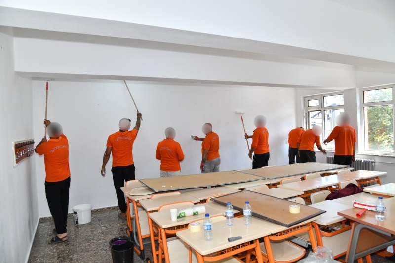 Ceza infaz kurumları ve denetimli serbestlik yükümlüleri okulları yeni sezona hazırladı