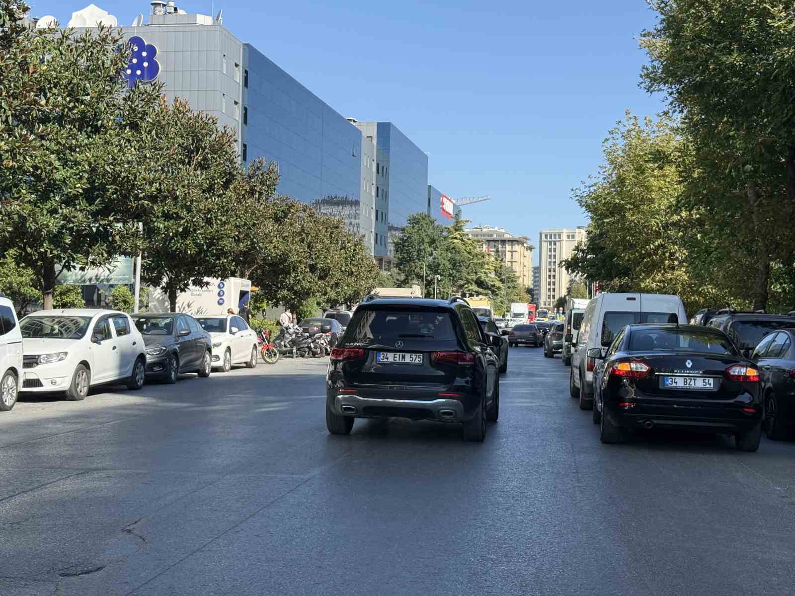Bah&ccedil;elievler 29 Ekim Caddesi&rsquo;nde genişletme &ccedil;alışması başladı
