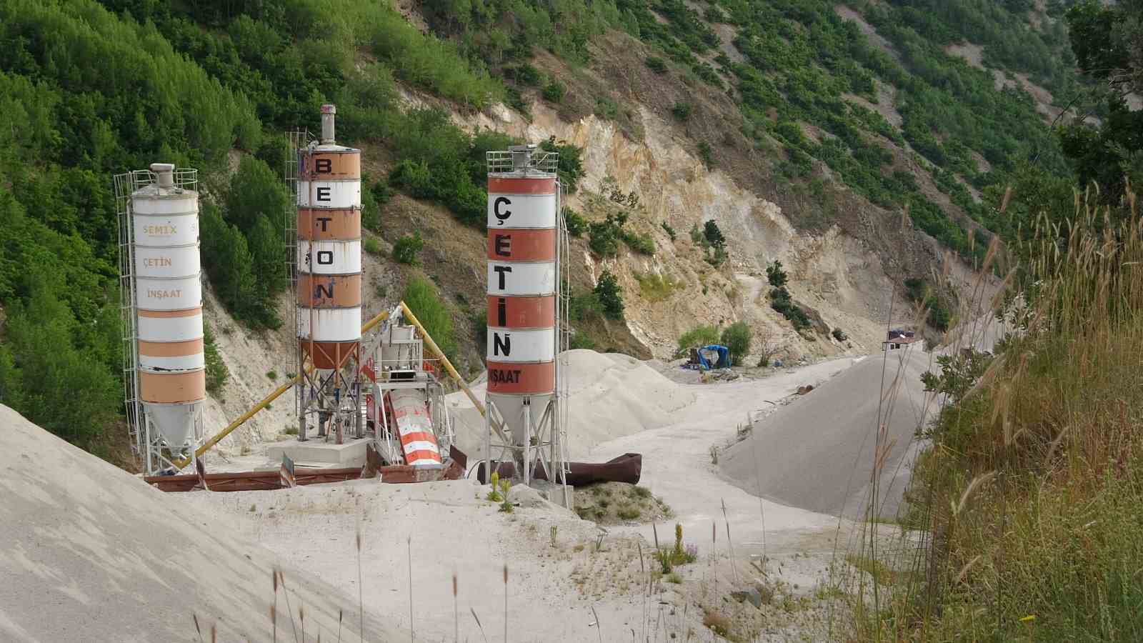 Üzengili Göleti 7 yıldır bitirilemedi görüntü kirliliğine neden olan inşaat tepki çekiyor