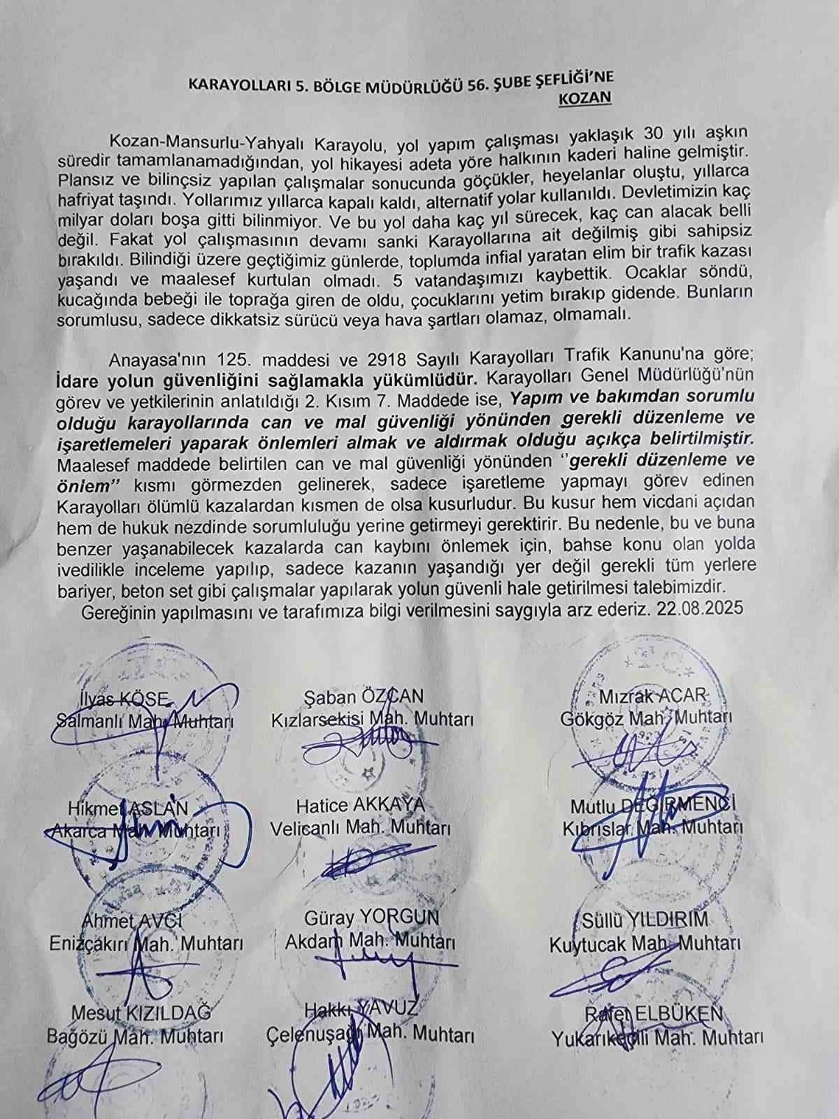 Adana&rsquo;da 5 kişinin &ouml;ld&uuml;ğ&uuml; yolda, muhtarlar n&ouml;bet tutan ailelere destek verdi
