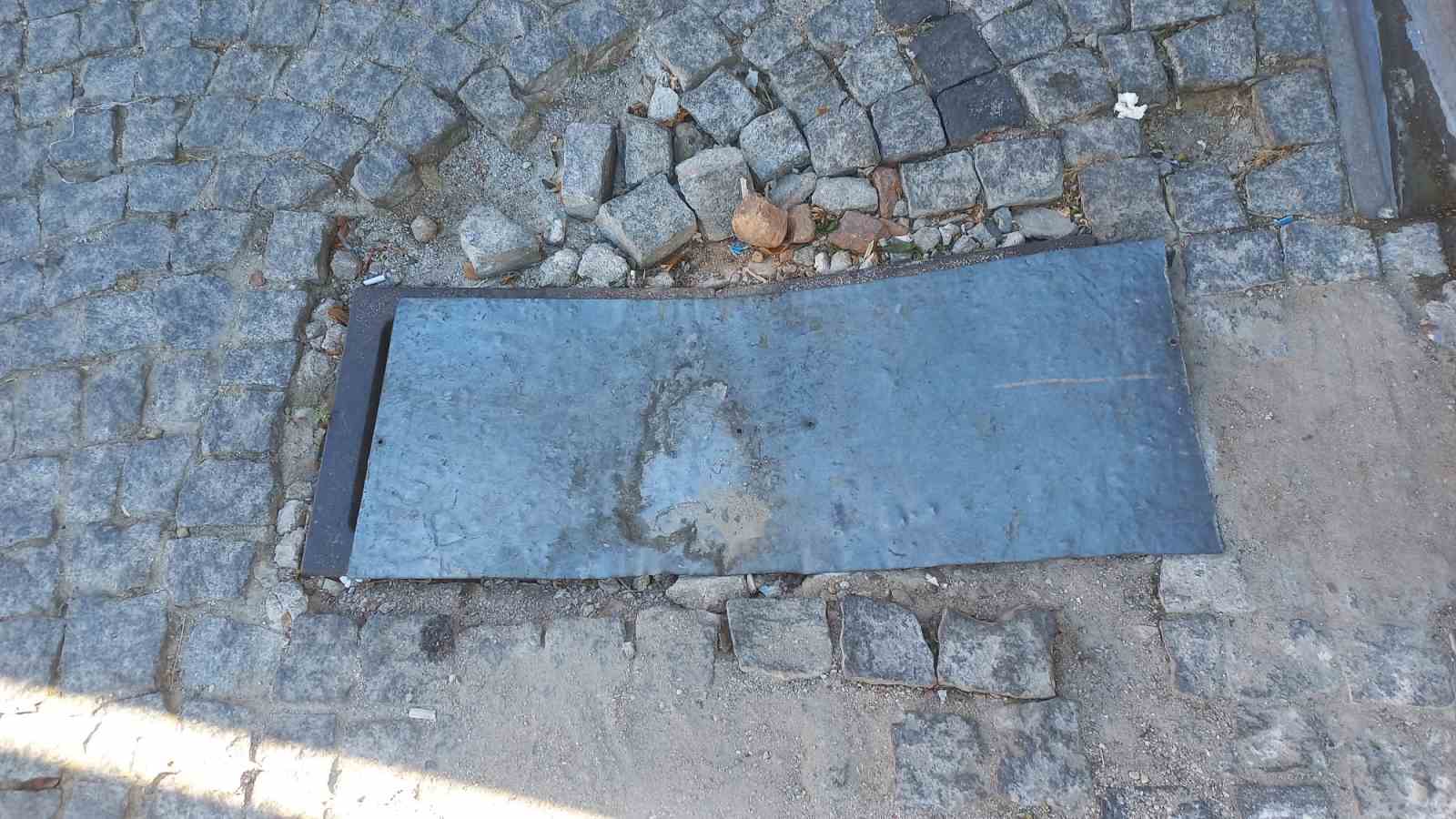 Tarihi çarşının yollarında yürümek işkenceye dönüştü