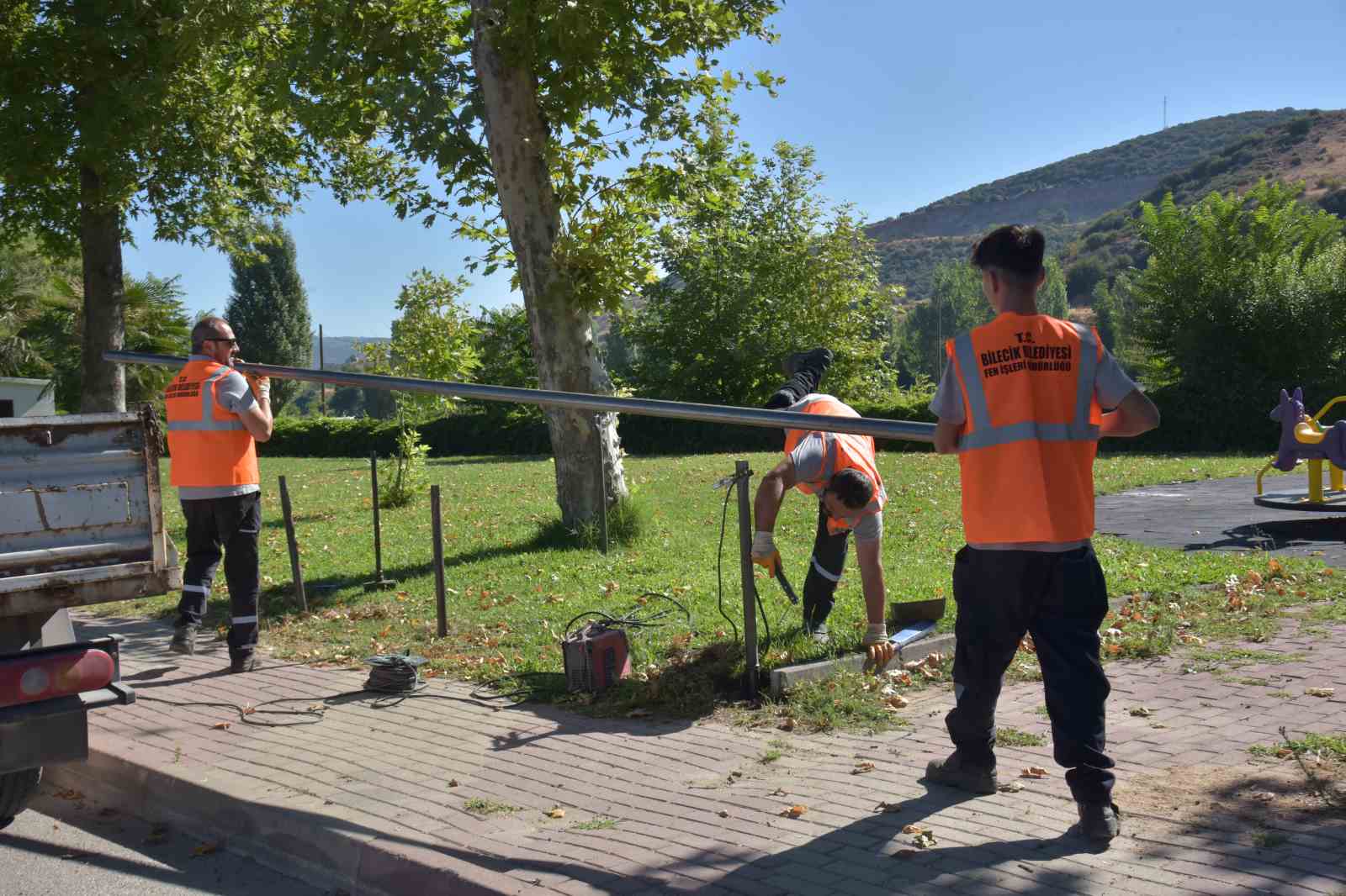 Bilecik Belediyesi kent estetiği i&ccedil;in kolları sıvadı
