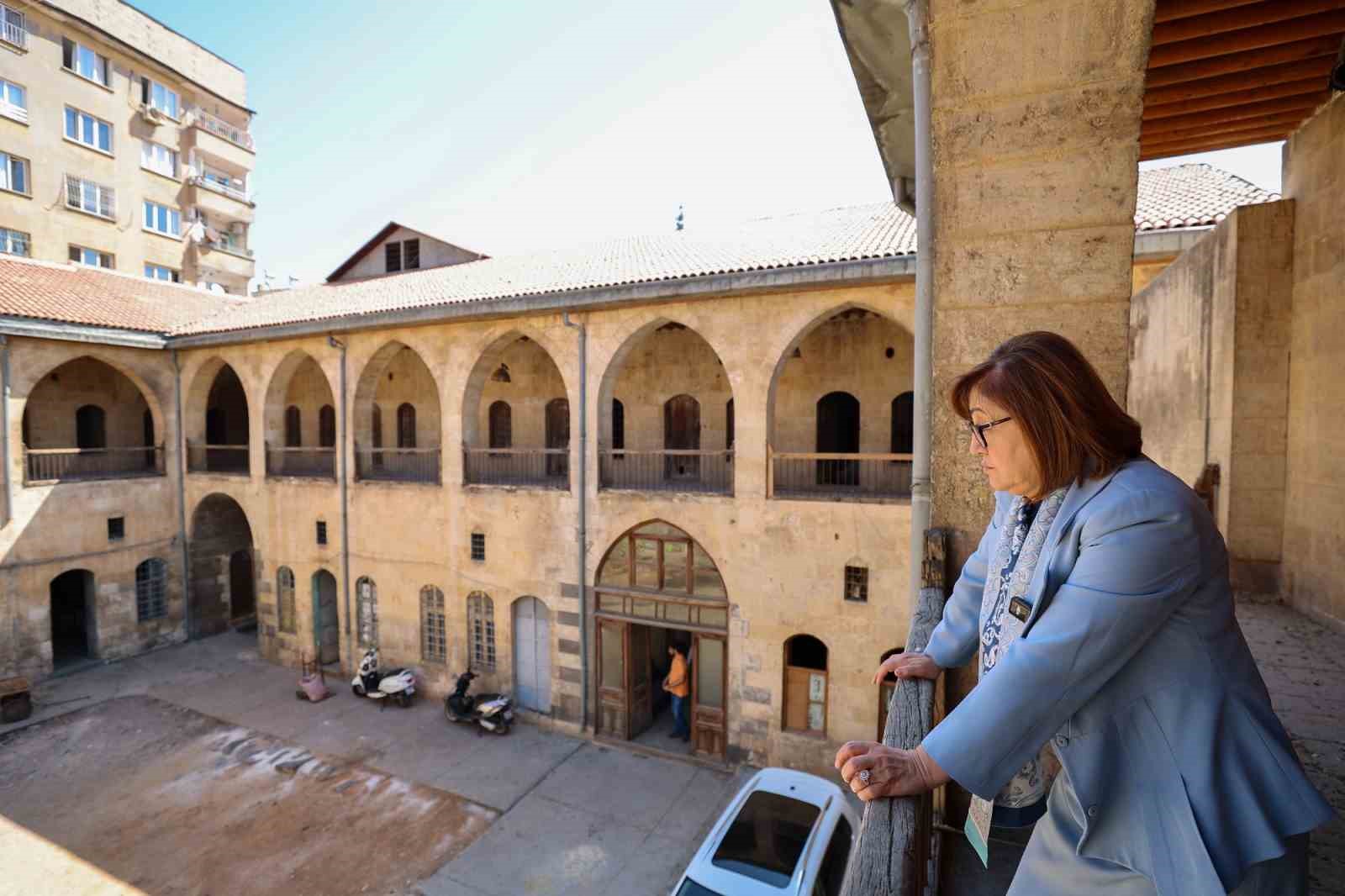 Şahin, Gaziantep’in tarihi noktalarında incelemelerde bulundu