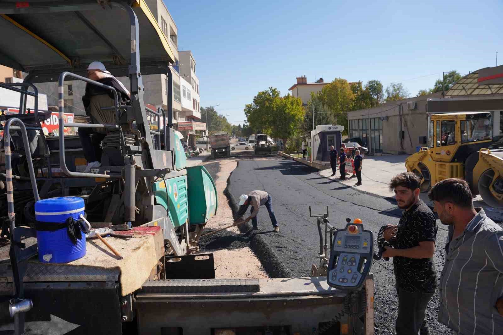 Kahta’da cadde ve sokaklar yenileniyor