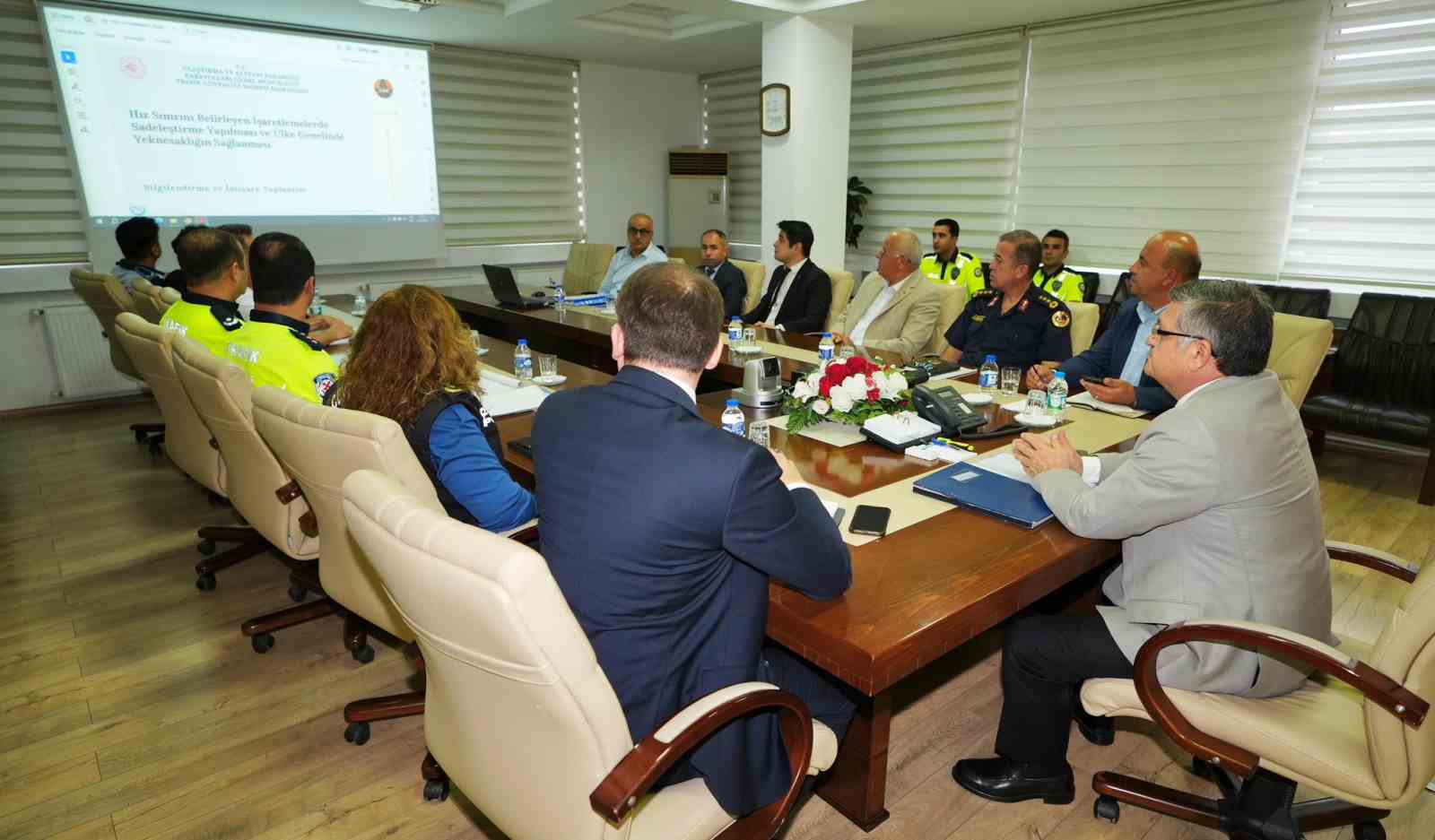 Sinop’ta şehir içi trafik levhaları sadeleşiyor