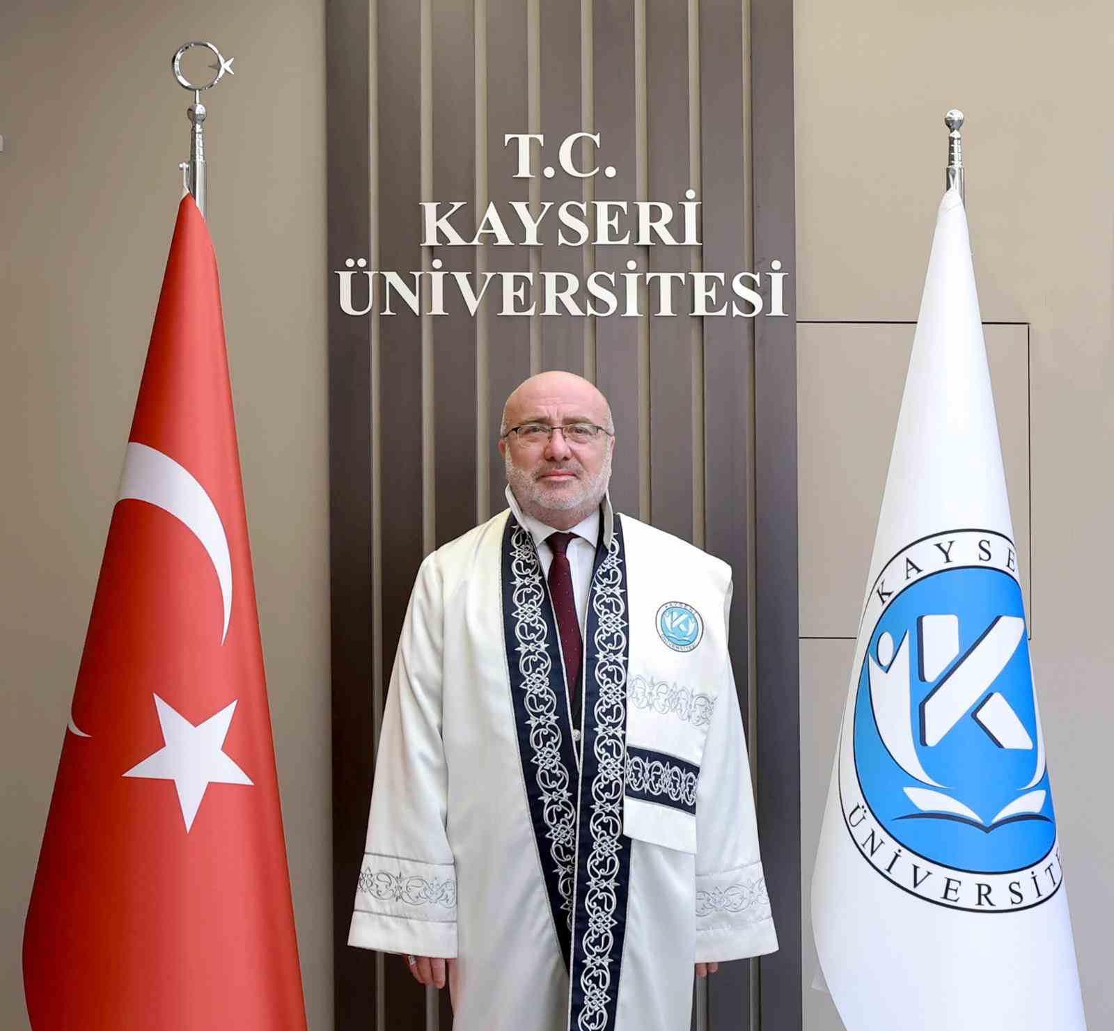 KAYÜ Rektörü Prof. Dr. Karamustafa’dan ’Malazgirt Zaferi’ mesajı