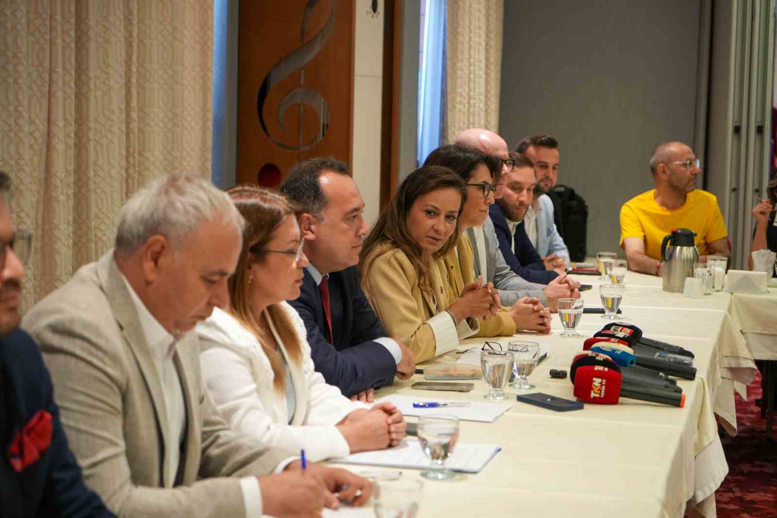 CHP&rsquo;li vekillerden Manisa &ccedil;ıkarması
