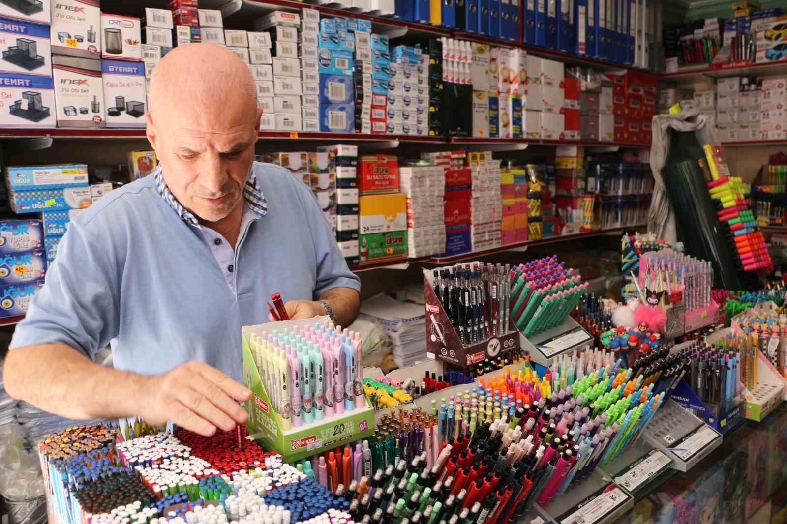 Yeni eğitim öğretim dönemi öncesi kırtasiyelerde hazırlıklar tamamlandı