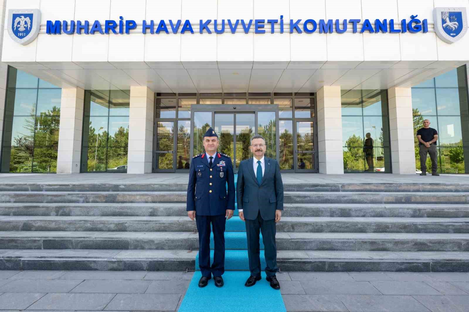 Vali Aksoy, Hava Korgeneral Rafet Dalkıran&rsquo;a iade-i ziyarette bulundu
