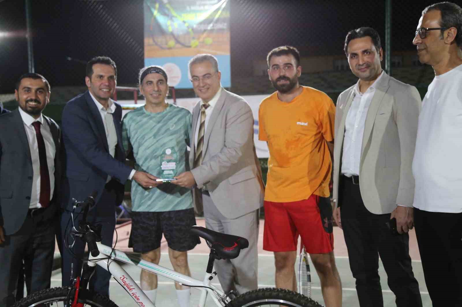 Diyarbakır İl Sağlık Müdürlüğü tenis turnuvası finali gerçekleşti
