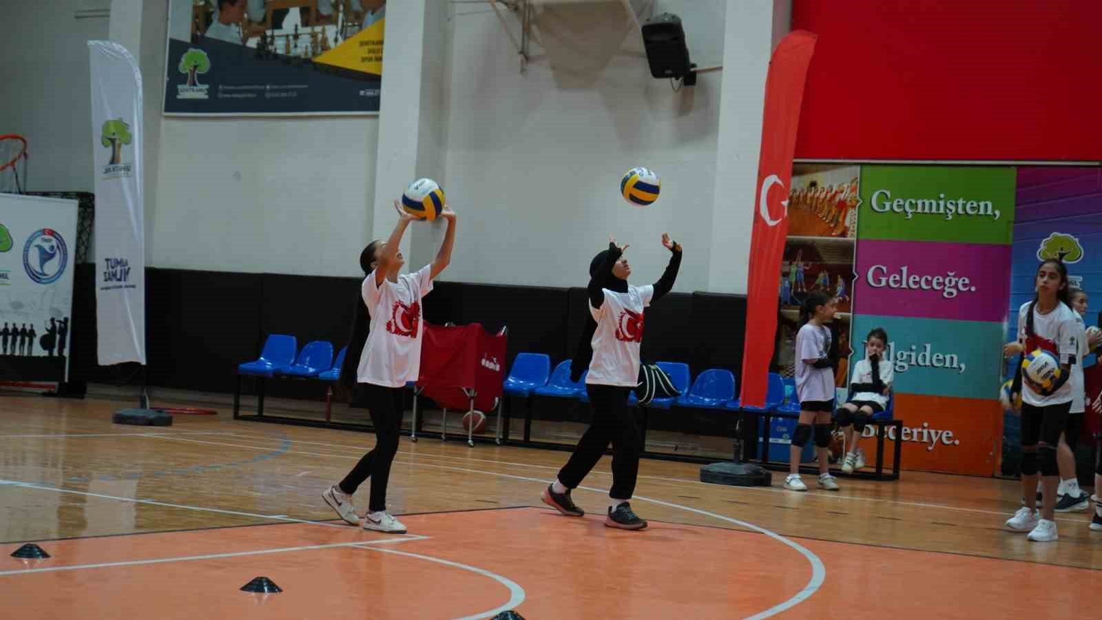 Şehitkamil Belediyesi Yaz Spor Okulları&rsquo;nda b&uuml;y&uuml;k başarı
