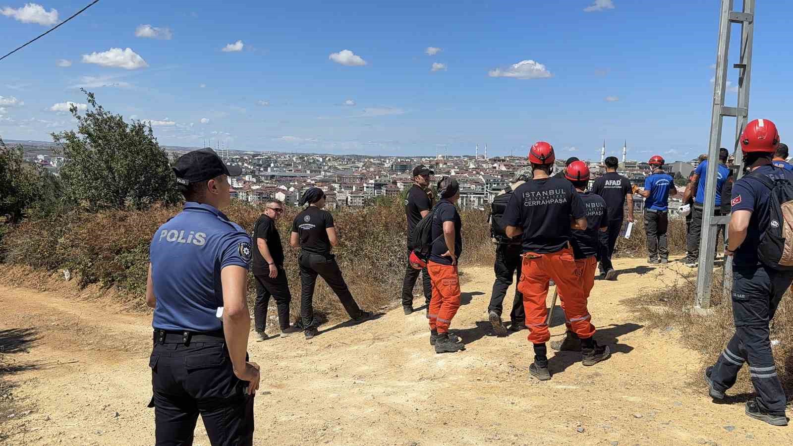 Arnavutköy’de kaybolan Alzheimer hastası yaşlı adamı arama çalışmaları 11’inci gününde sürüyor