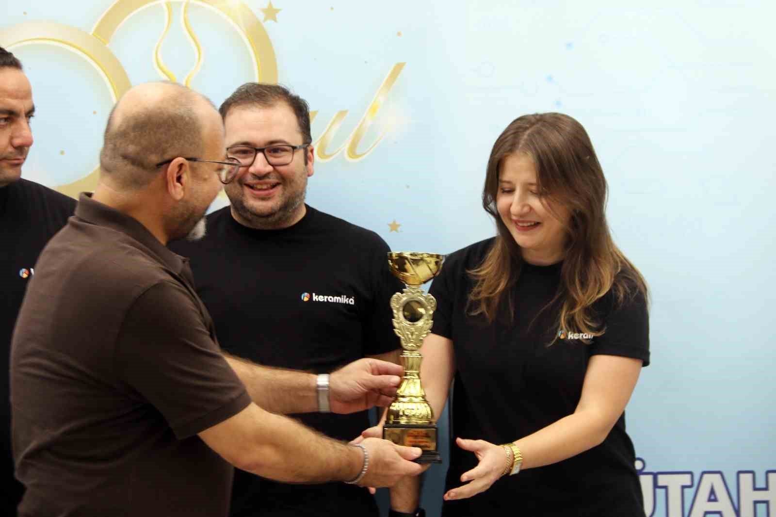 K&uuml;tahya&rsquo;da OSB Firmalar Arası Voleybol Turnuvası sona erdi
