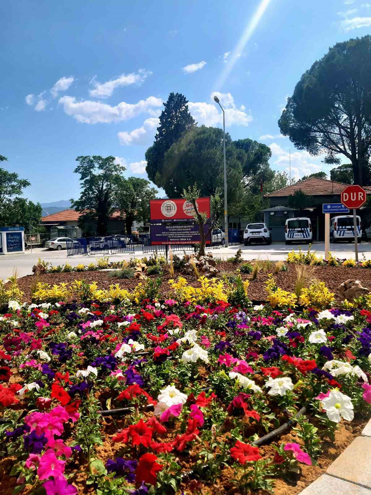 Büyükşehir’den doğaya ve kent estetiğine yeşil dokunuş