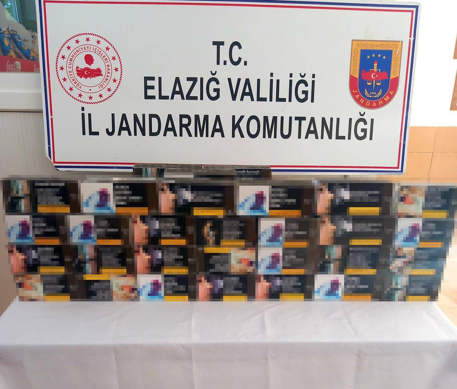 Elazığ&rsquo;a ka&ccedil;ak getirilen sigaralar jandarma ekipleri tarafından yakalandı
