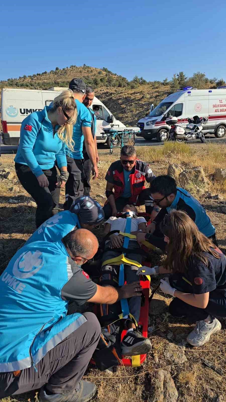 Kontrolden çıkan otomobil devrildi: 3 yaralı