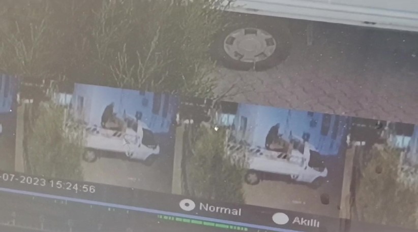 Uzaklaştırma kararına rağmen eve gelip 3,5 dakikada t&uuml;m eşyaları g&ouml;t&uuml;rd&uuml;
