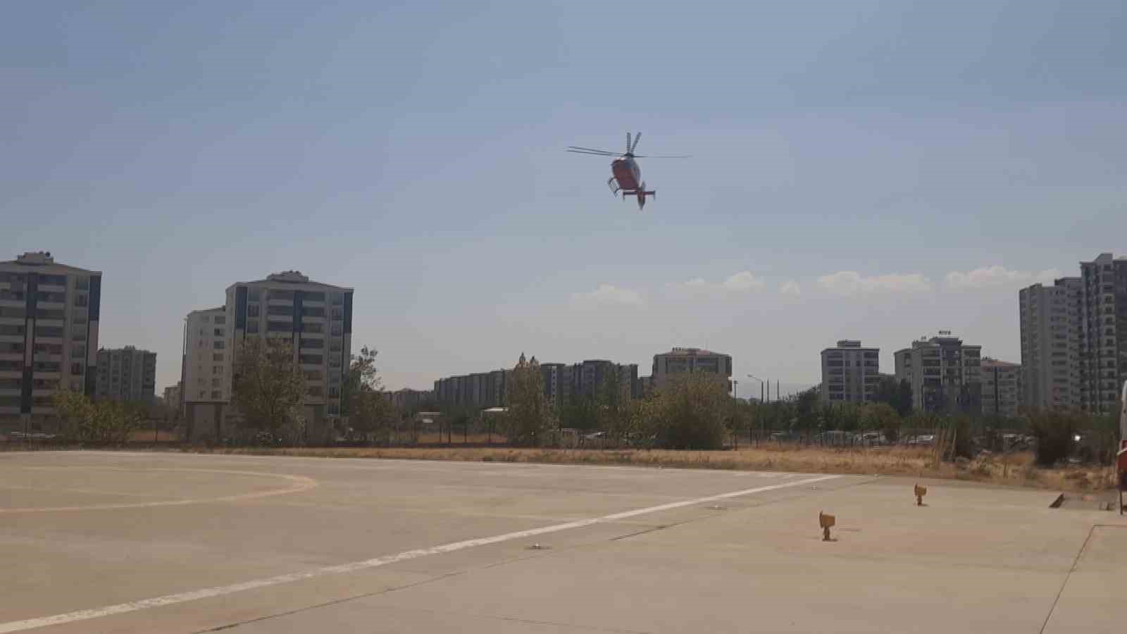Havuza düşen yaşlı adam ambulans helikopterle hastaneye sevk edildi