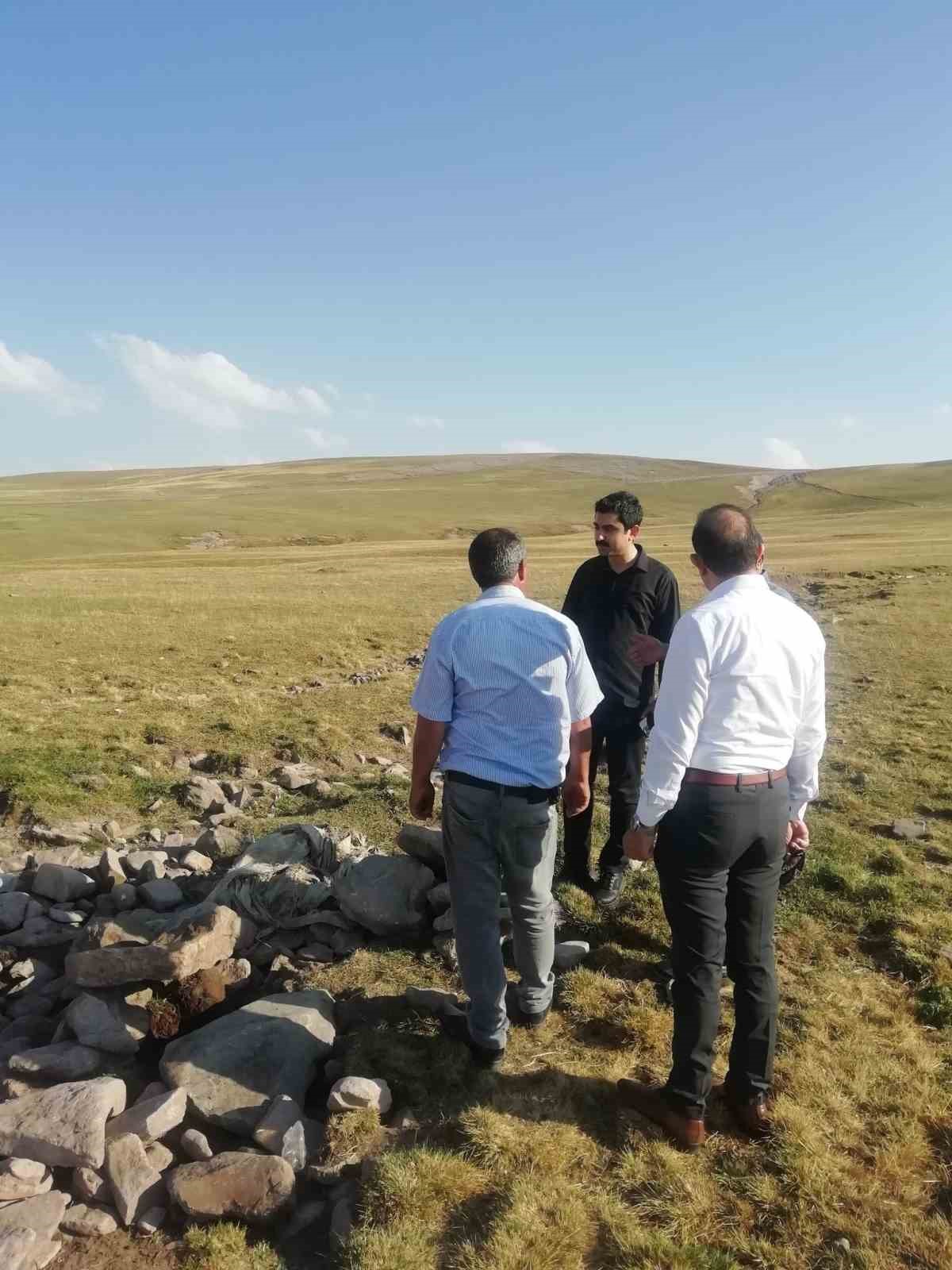 Susuz&rsquo;da i&ccedil;me suyu isale hattı projesi s&uuml;r&uuml;yor
