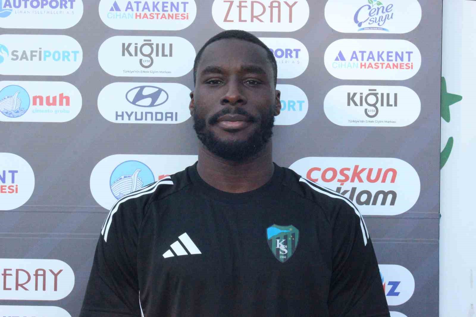 Kocaelispor, Kayserispor ma&ccedil;ı &ouml;ncesi taraftara a&ccedil;ık antrenman
