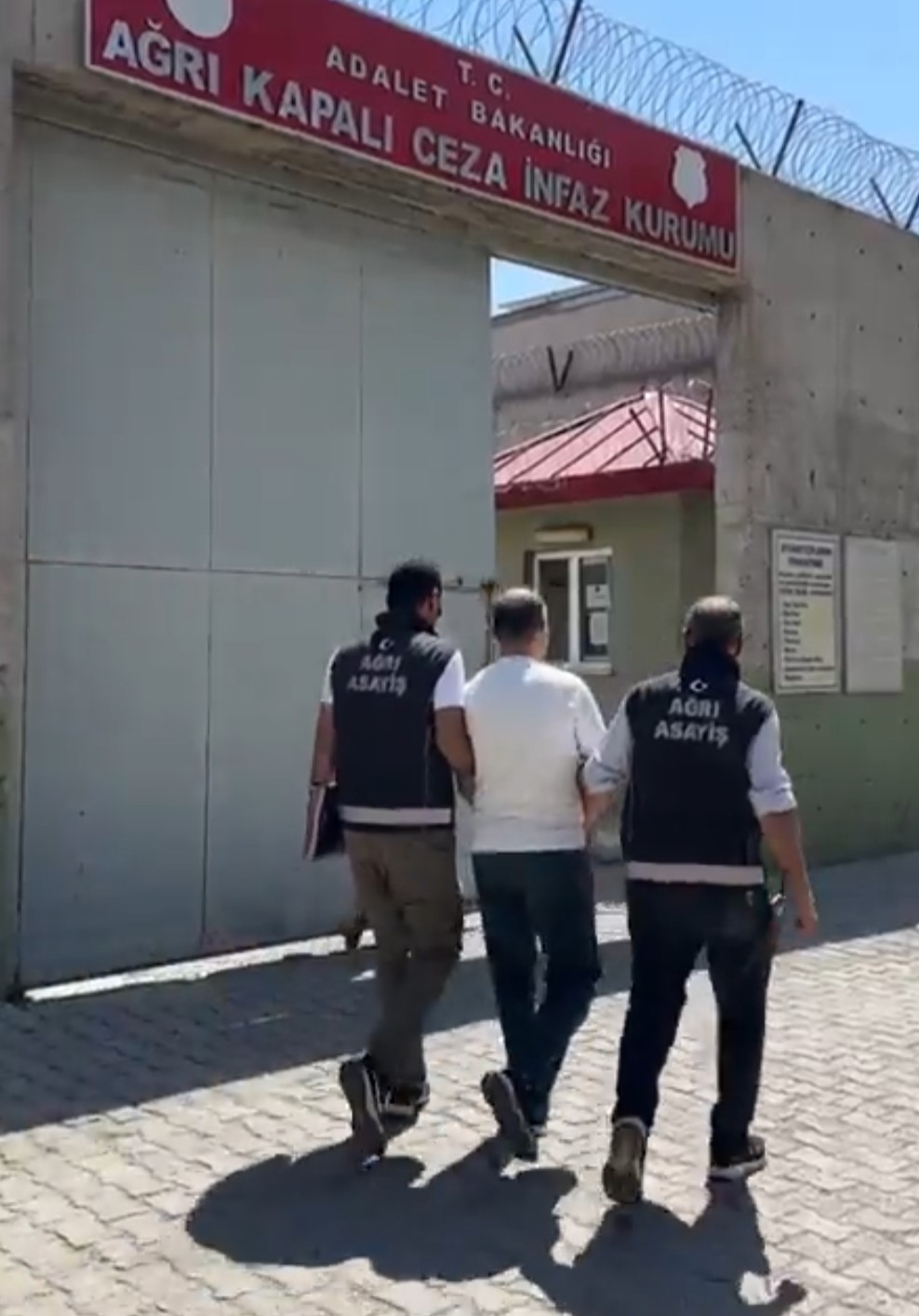 Ağrı&rsquo;da &ccedil;ocuğa cinsel istismar su&ccedil;undan 9 yıl hapis cezası bulunan şahıs yakalandı
