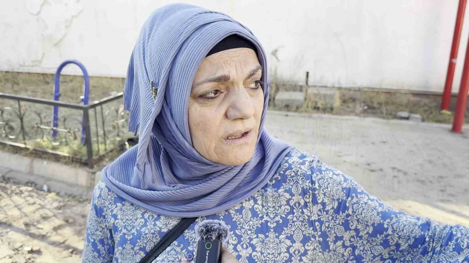 Heyelan nedeniyle evleri boşaltılan mağdurların endişeli bekleyişi s&uuml;r&uuml;yor
