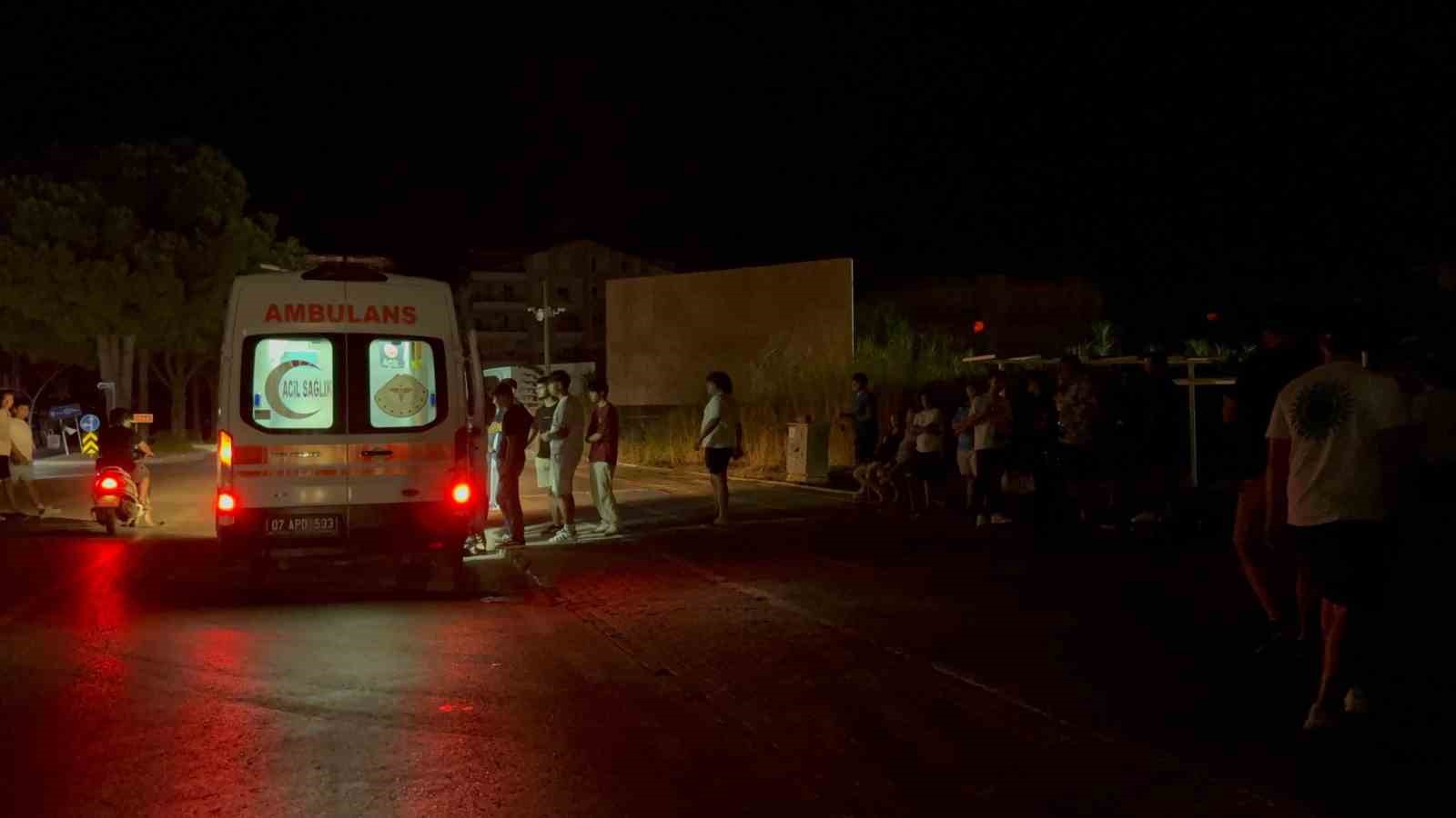 Gazipaşa&rsquo;da motosiklet devrildi: 2 yaralı
