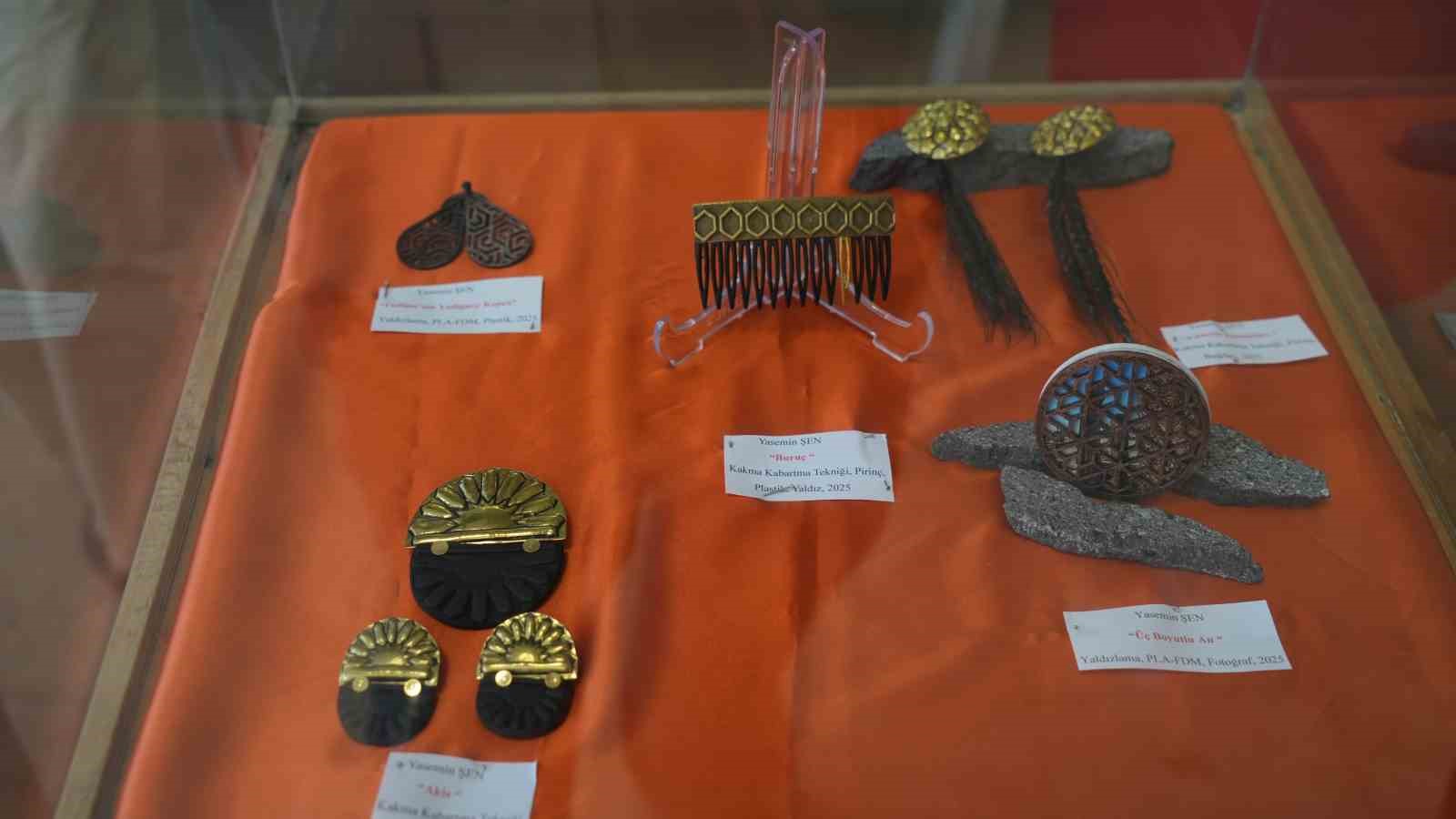 Ahlat Sel&ccedil;uklu Mezar Taşları&rsquo;ndan ilham aldı ge&ccedil;mişin izlerini bug&uuml;n&uuml;n estetik diliyle buluşturdu
