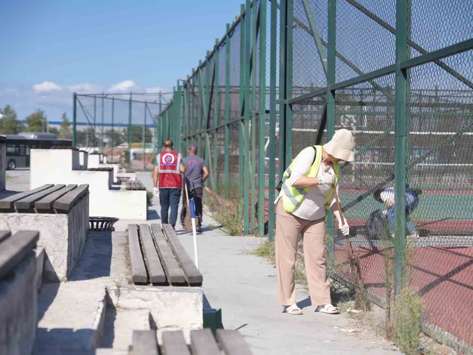 Kent konseyi temiz D&uuml;zce i&ccedil;in kolları sıvadı
