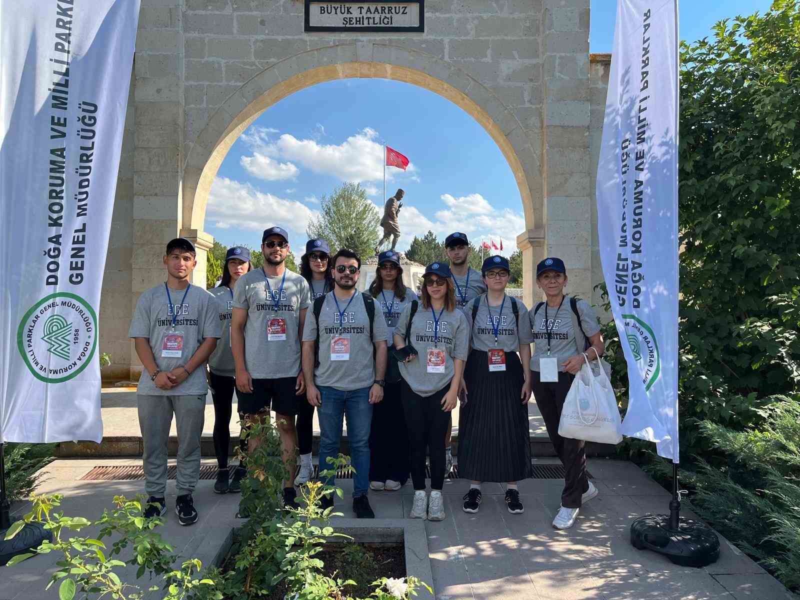 Ege Üniversitesi öğrencileri ‘Kocatepe Zafer Yürüyüşü’ne katıldı