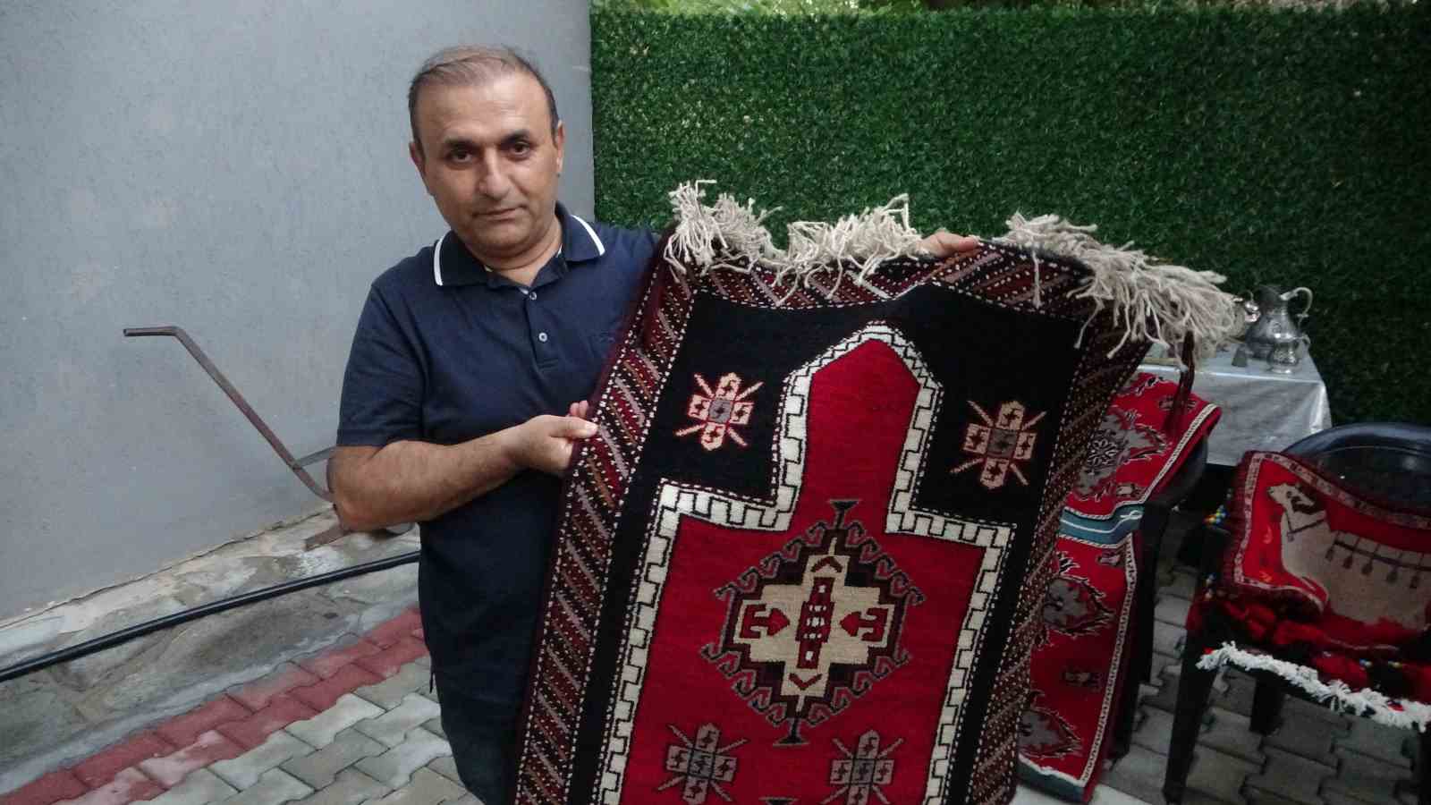 Antika tutkusu koleksiyona d&ouml;n&uuml;şt&uuml;
