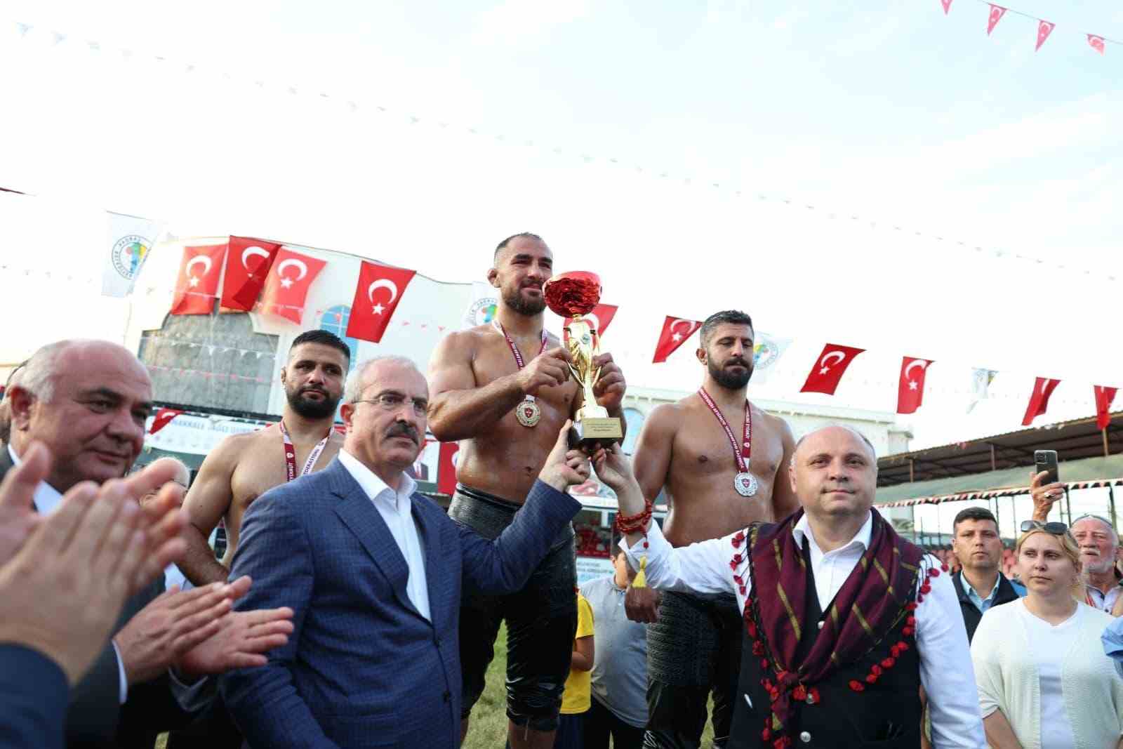 &Ccedil;anakkale&rsquo;de Geleneksel Tarihi &Ccedil;ardak Yağlı G&uuml;reşleri&rsquo;nin 291&rsquo;incisi d&uuml;zenlendi
