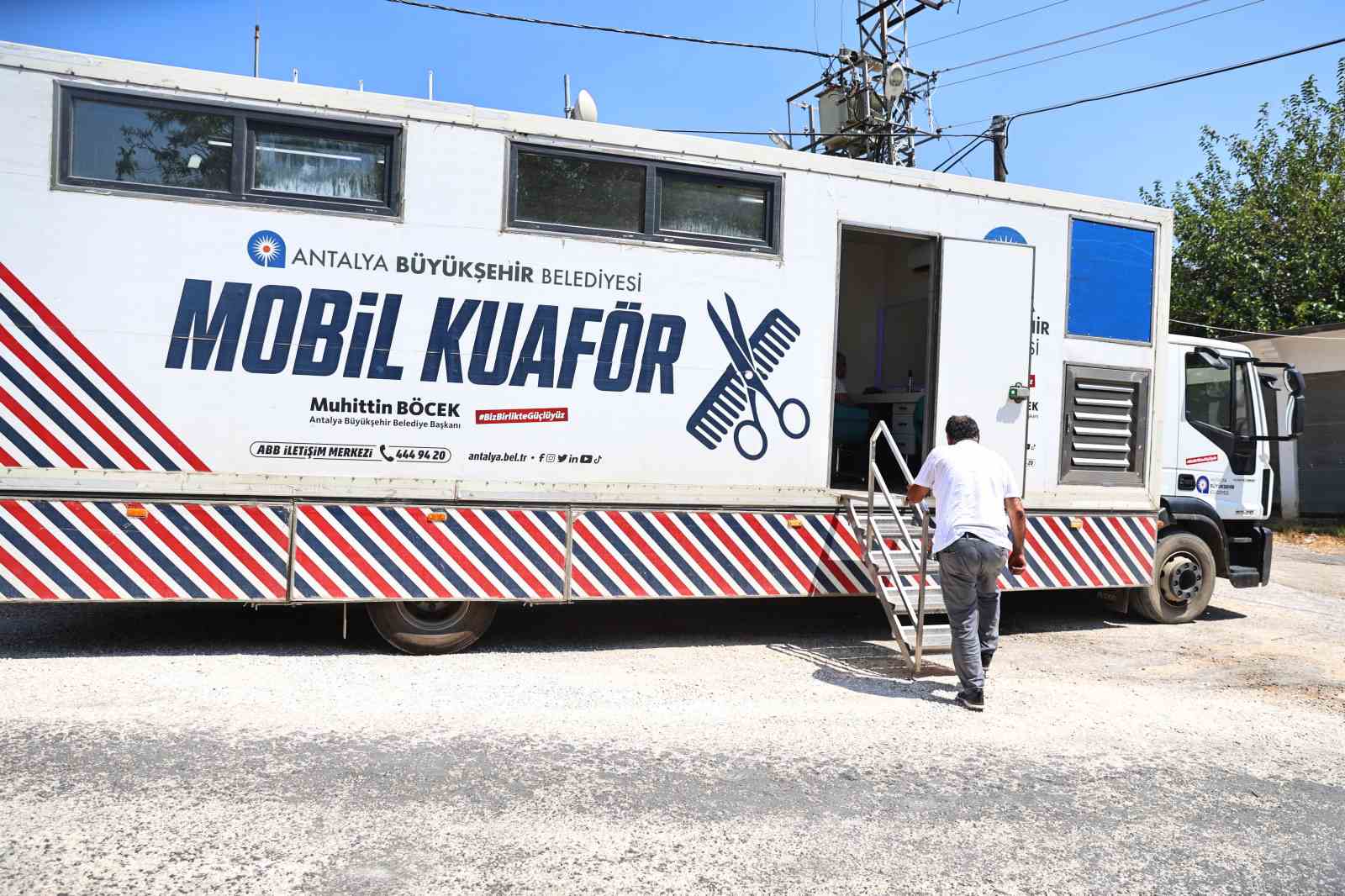 Mobil kuaför tırı Antalya’nın yaylalarında