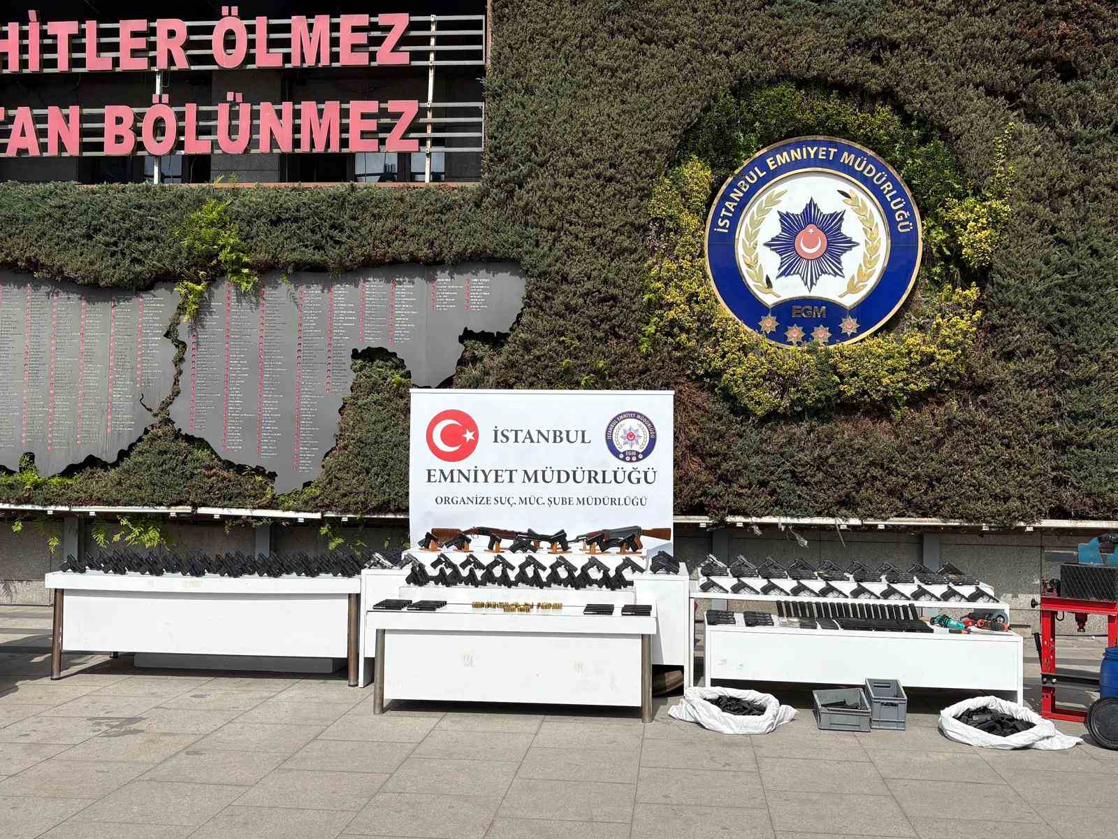 İstanbul’da ’motosikletli çete’ operasyonu: 24 kişi yakalandı
