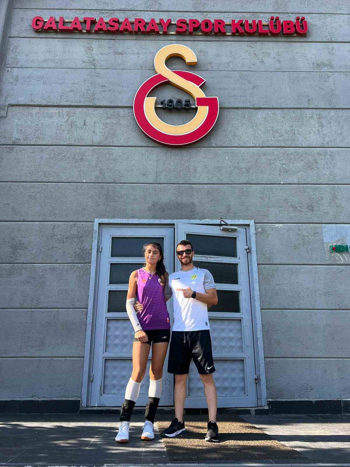 Bilecikli genç voleybolcu Galatasaray’da