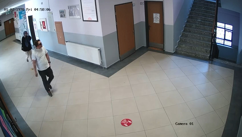 Sahte beyan ile işlem yapmak isteyen veli okul idaresine bıçakla saldırdı
