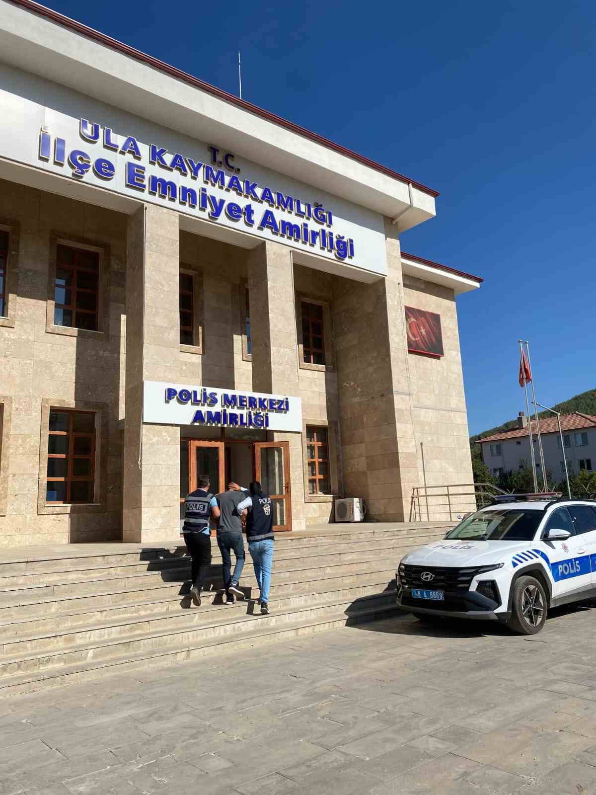 Muğla’da 3 farklı suçtan aranan şahıs yakalandı