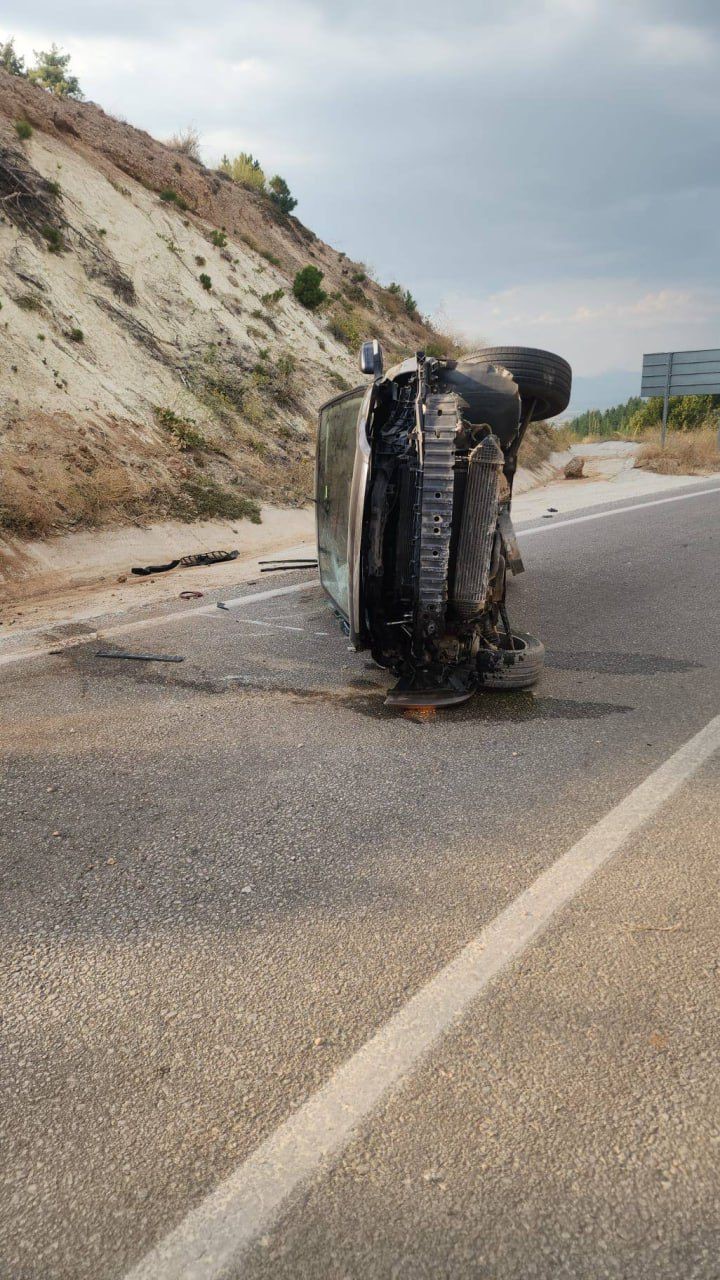 Burdur’da otomobil devrildi: 2 yaralı