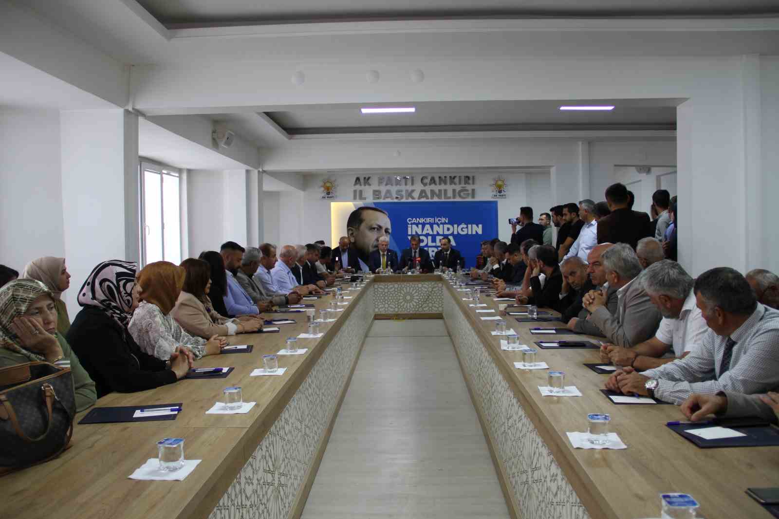 AK Parti Genel Başkan Yardımcısı Demir:
