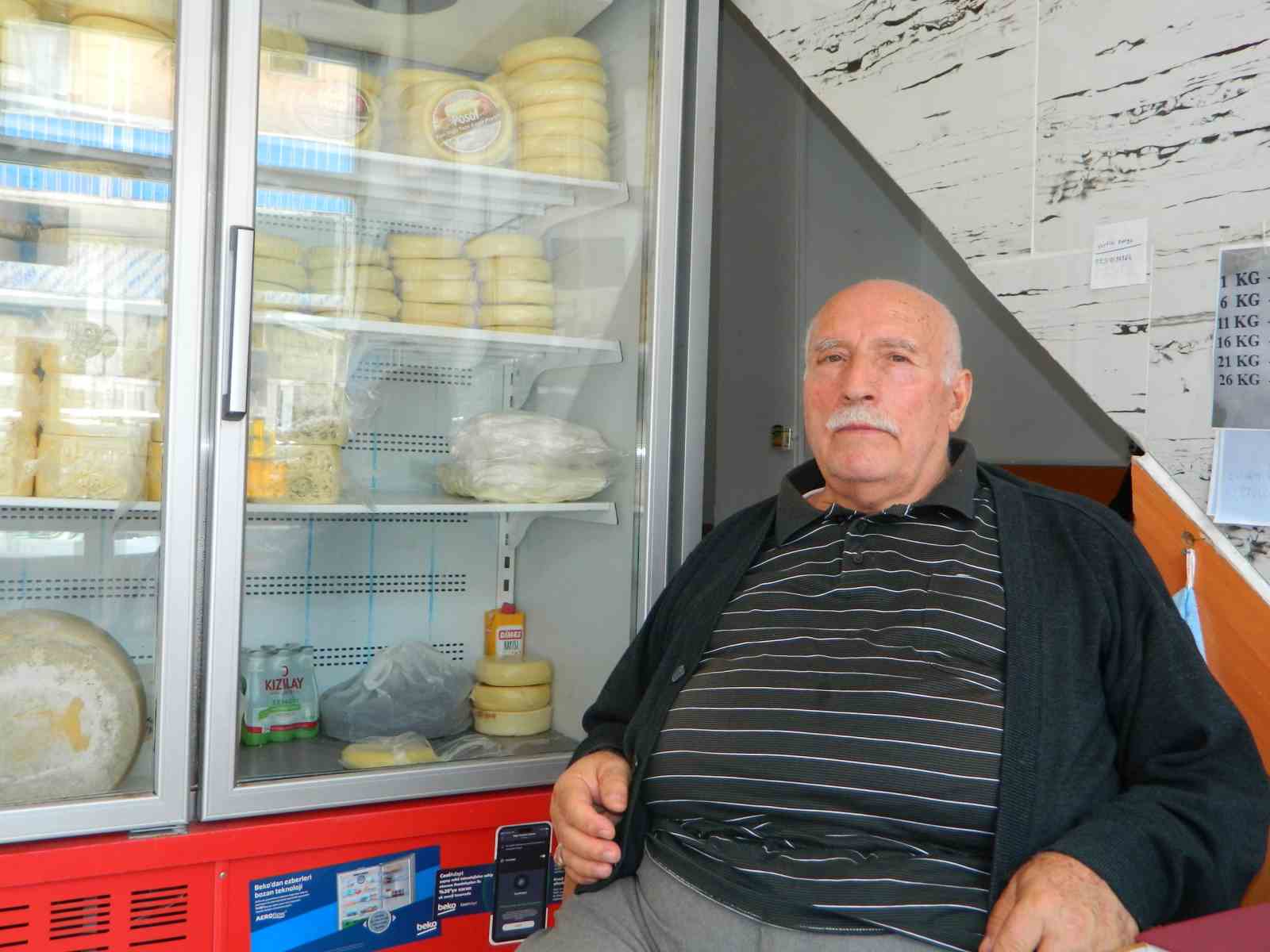 Süt üretiminin yetersizliği kaşar üreticilerini zor durumda bıraktı