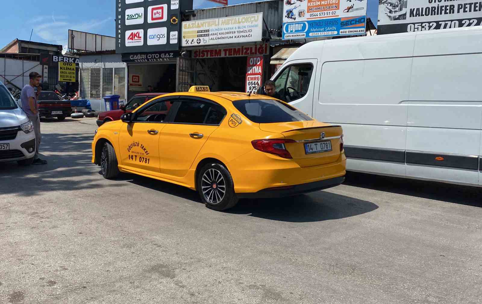 Bolu’da alkollü yolcu, taksi şoförüne kurusıkı silah çekti