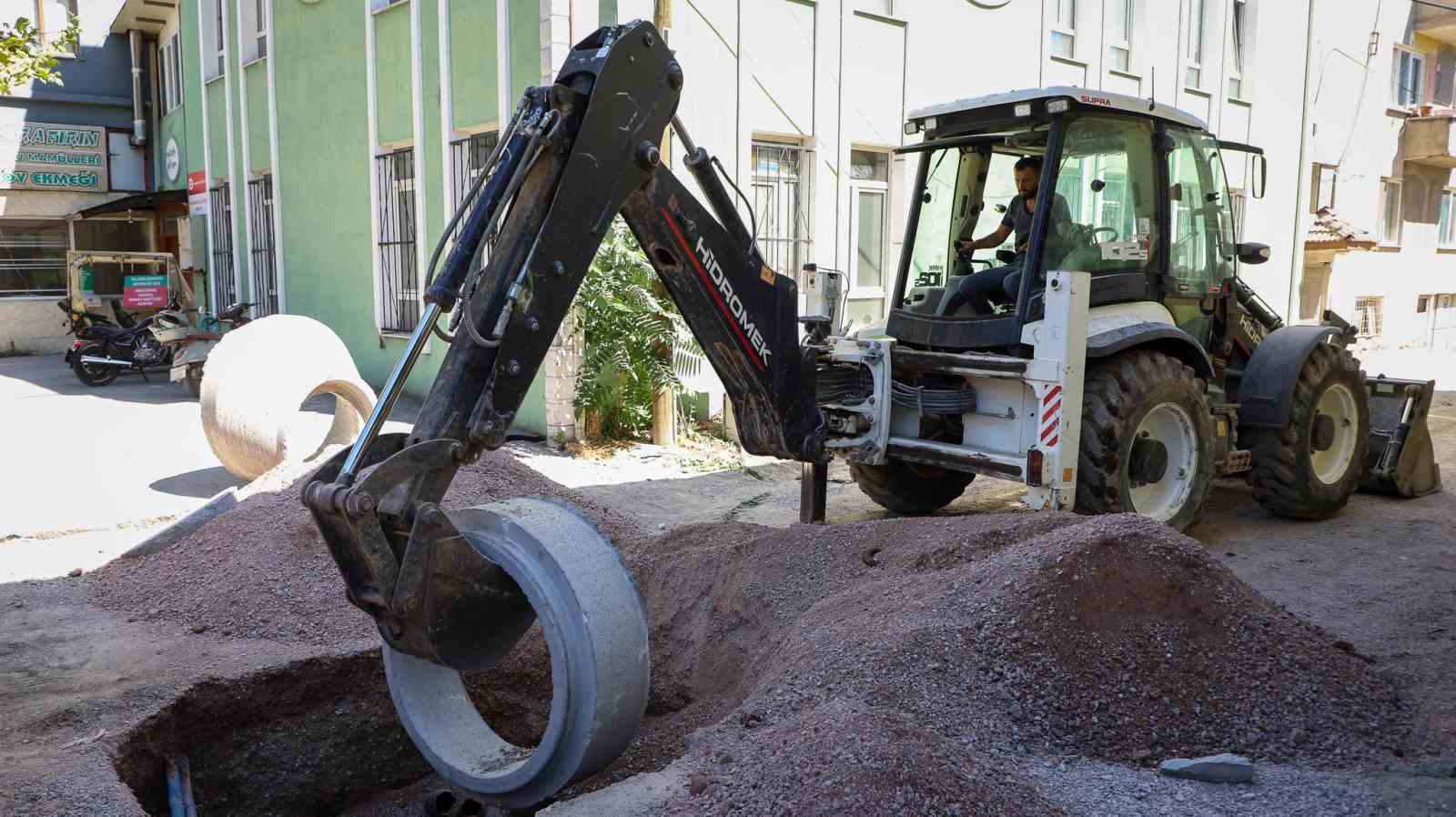 Adapazarı&rsquo;nın iki mahallesine 3 bin metrelik yeni yağmursuyu hattı

